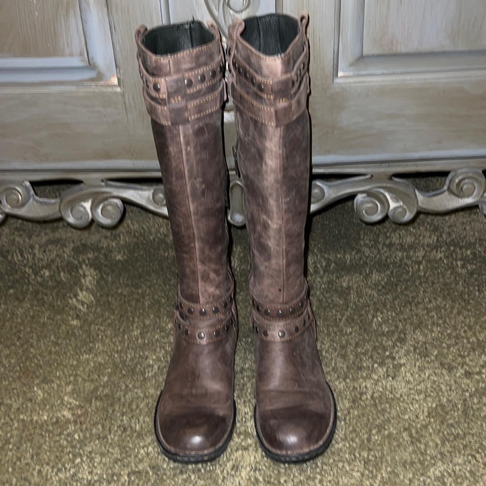Born handcrafted boots size 6